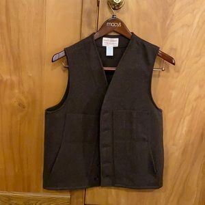 Filson vest - like new